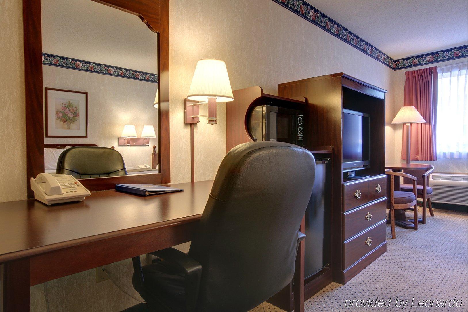 Americas Best Value Inn And Suites Saint Charles Zimmer foto
