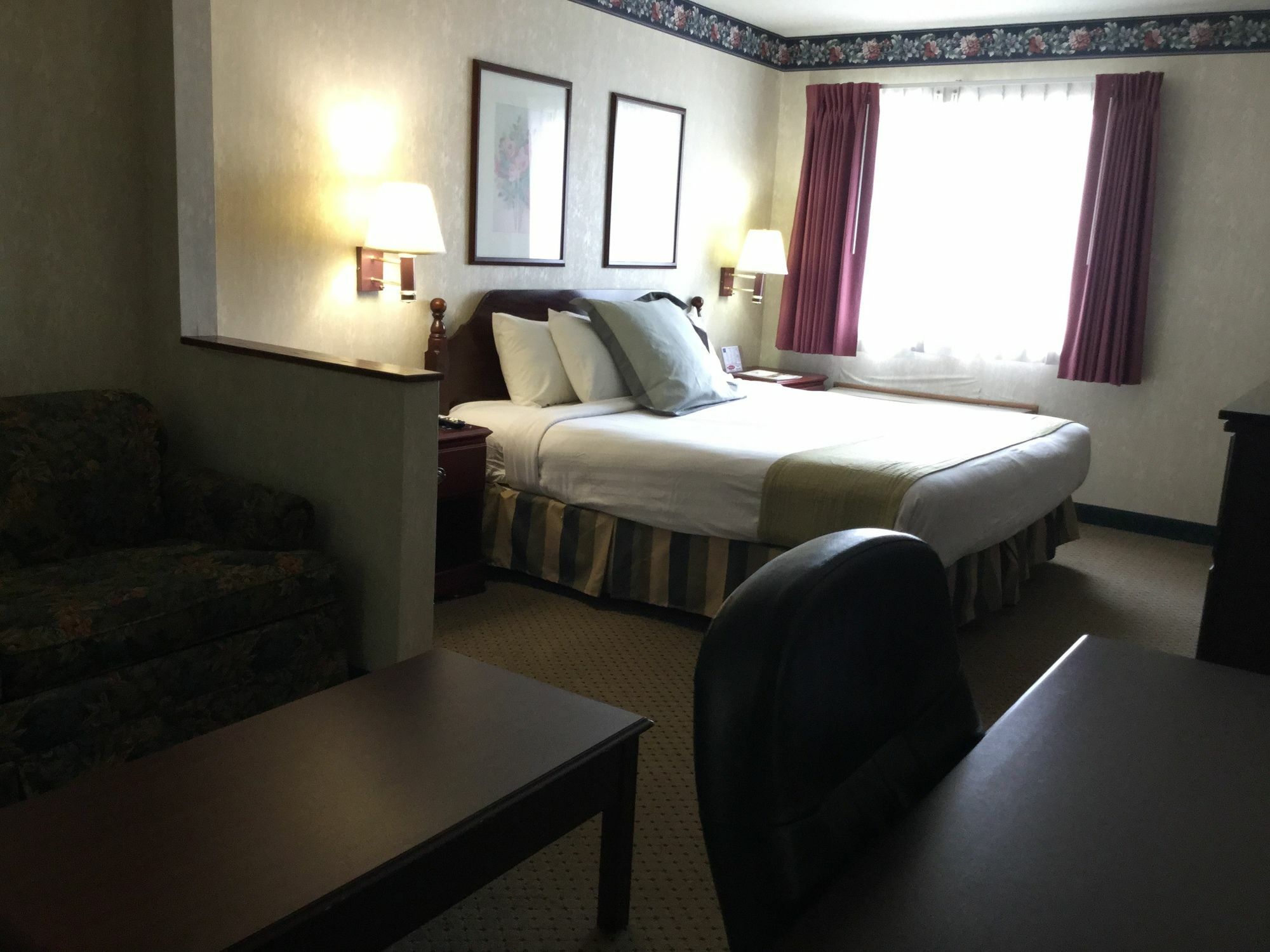 Americas Best Value Inn And Suites Saint Charles Exterior foto